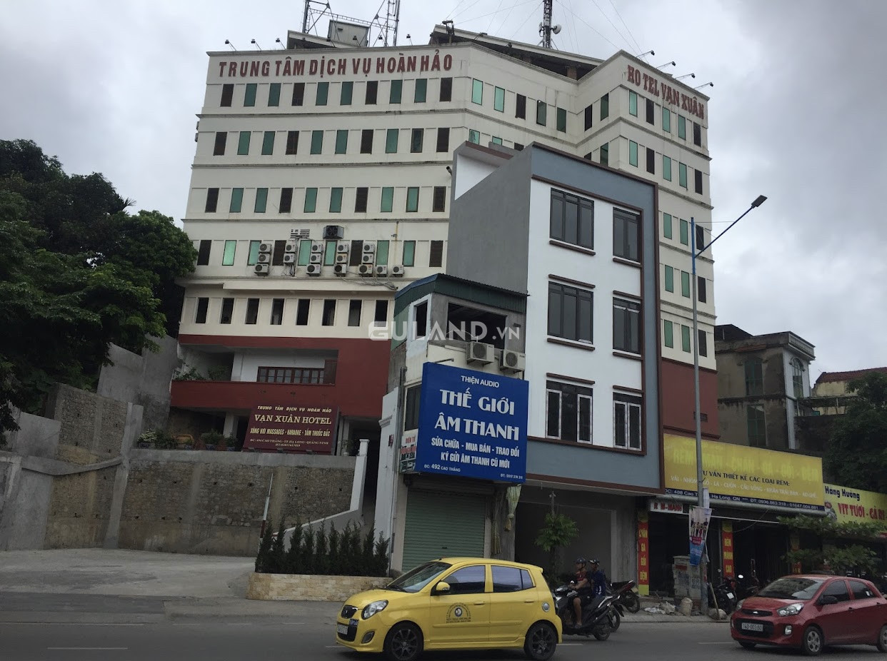 Khách sạn 8 tầng gần 1000m2 tại Hạ Long