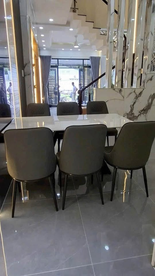 🏡 BÁN NHÀ CHÍNH CHỦ – 1 TRỆT 2 LẦU – QL1A, P4 TÂN AN – SỔ RIÊNG – GIÁ CHỈ 2 TỶ 400 TRIỆU
