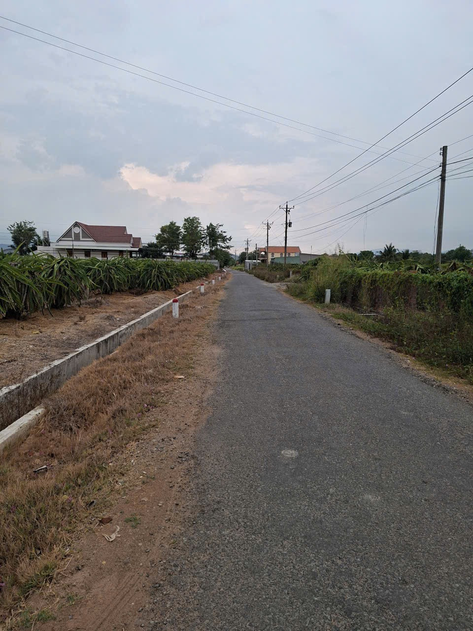 Bán đất vườn có thổ cư gần núi Tà Cú xã Hàm Minh