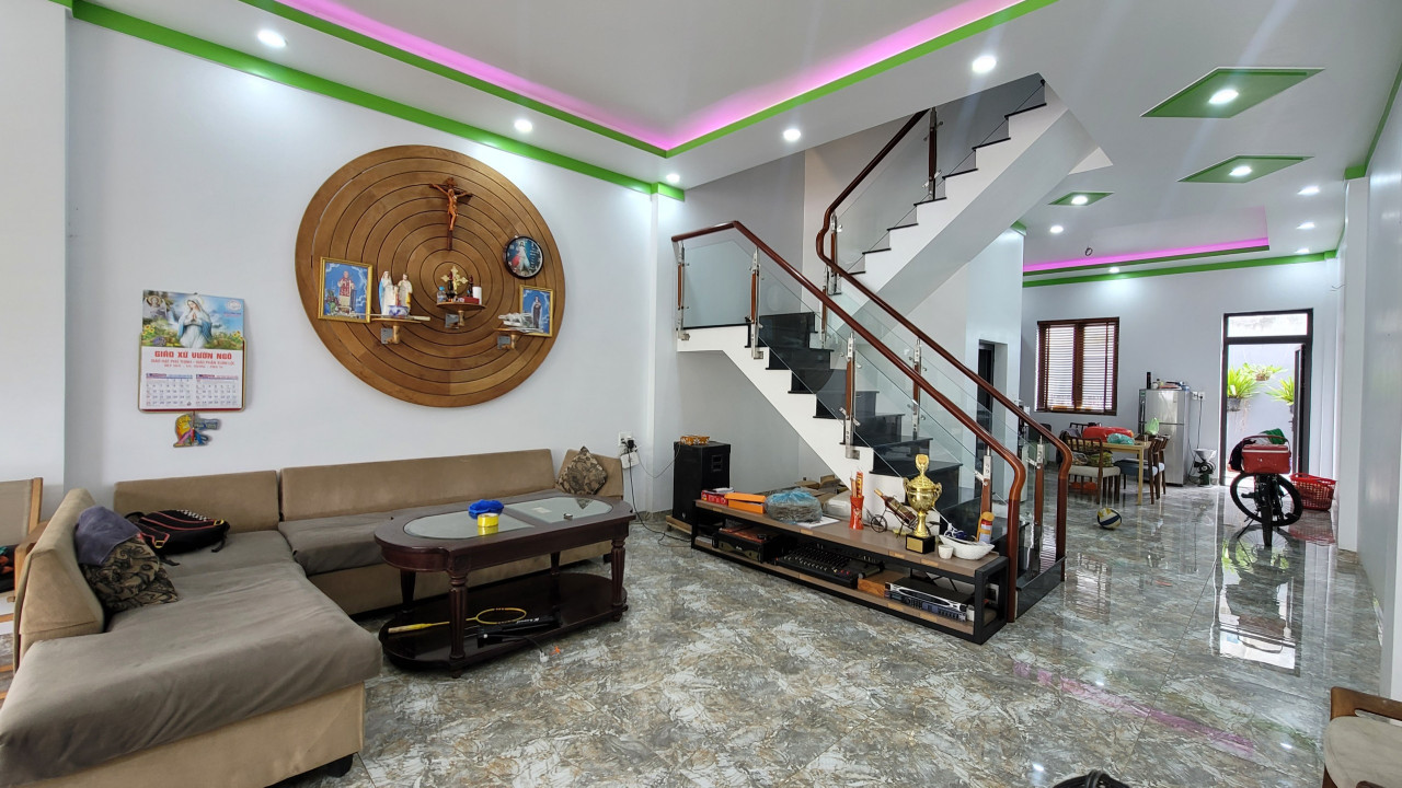 Bán Căn Nhà 1 Trệt 2 Lầu  Mặt Tiền Kinh Doanh Đường Rộng 32m2,Tại Trảng Bom