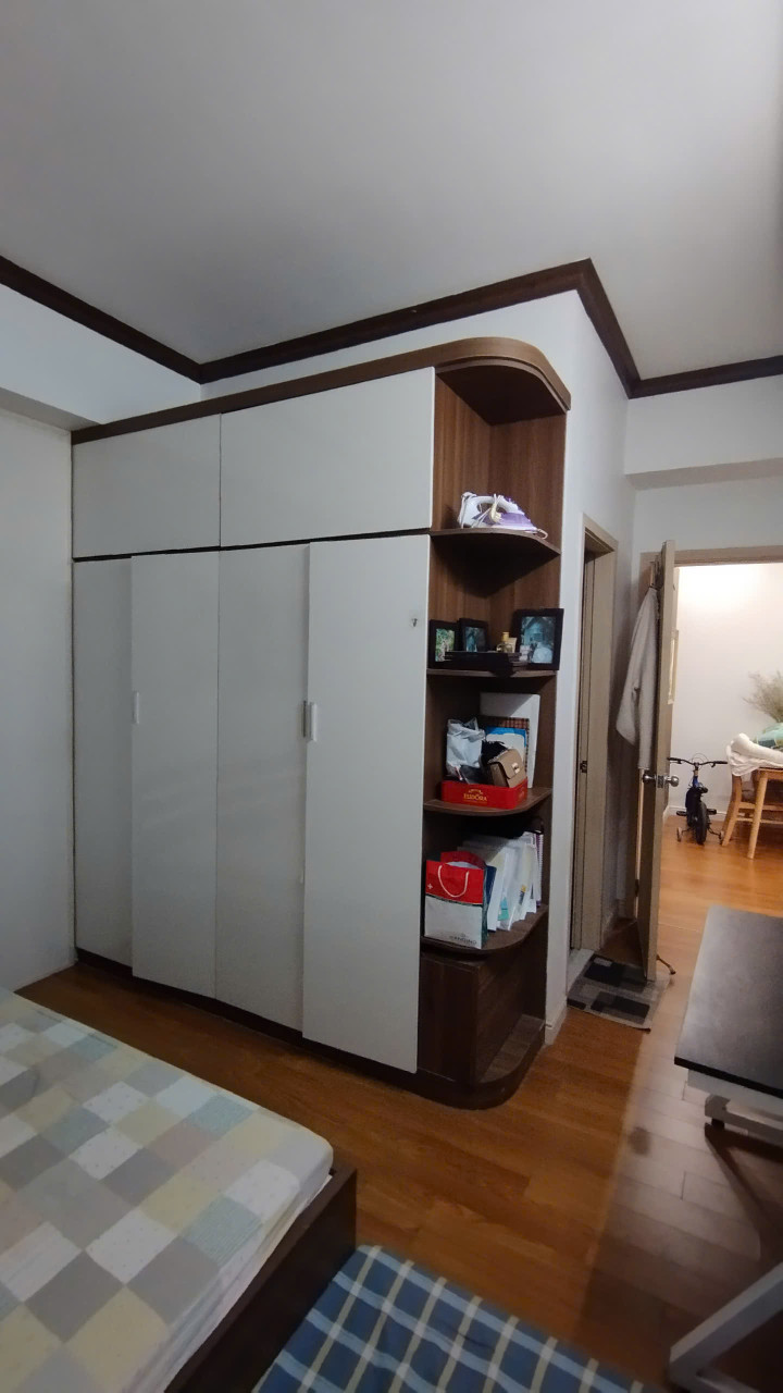 Bán gấp căn hộ ở tầng 6, 65m2, bc hướng Nam- KDT Thanh Hà