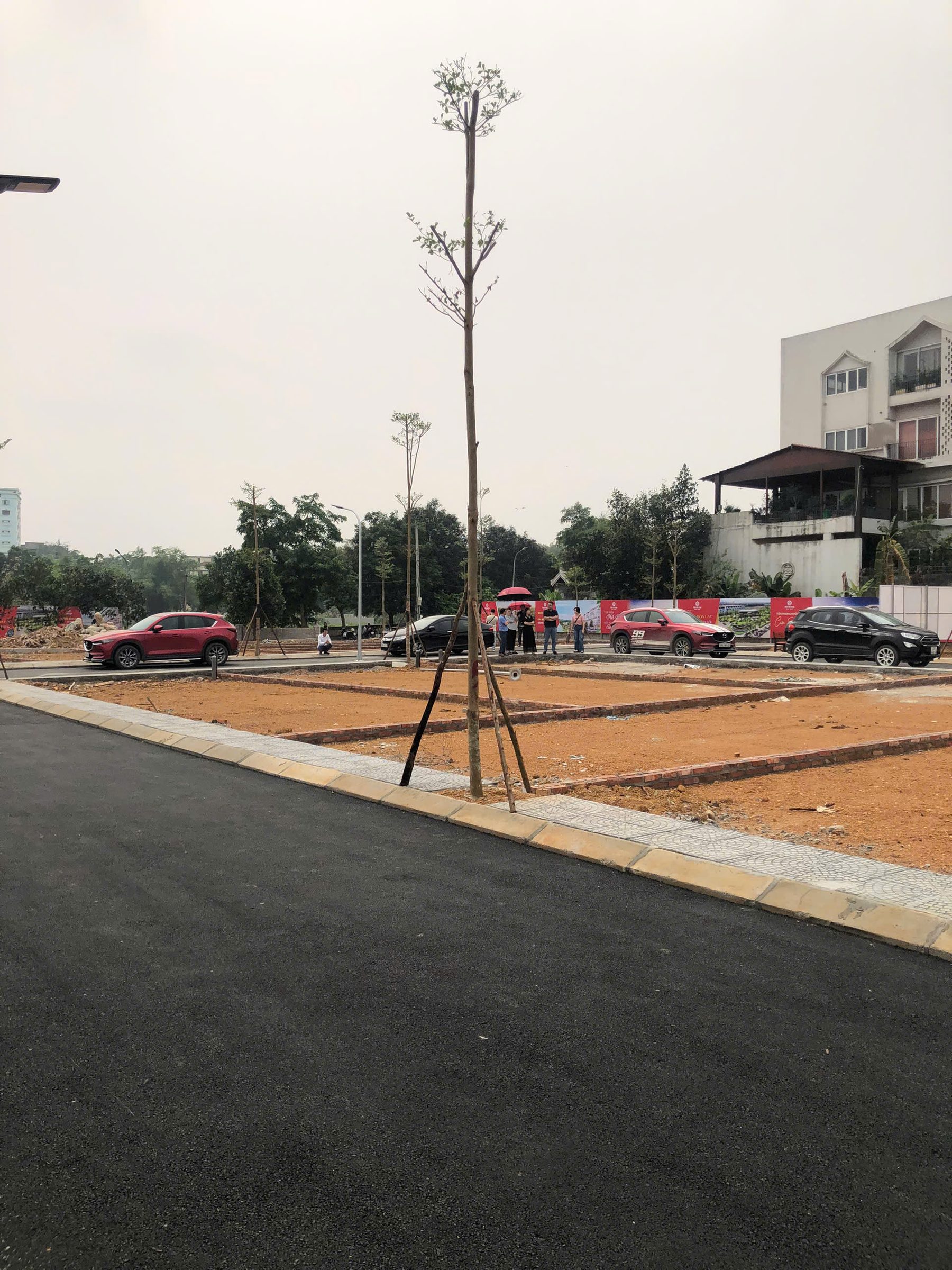 Số lượng có hạn lô đất 100m2 hai mặt đường  khu vực trung tâm Hòa Lạc.