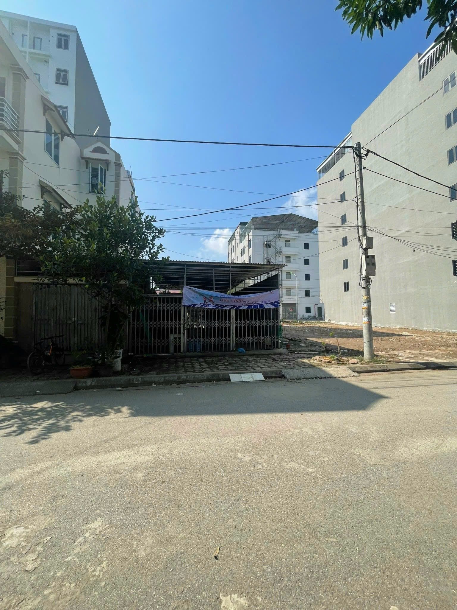 Bán nhanh lô đất 80m2 - sổ đỏ sẵn - xây ở ngay