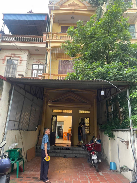 Bán nhà Mê linh