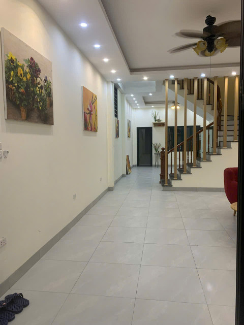 Chính chủ cần bán căn nhà 3 tầng lai xá, hoài đức. 35m ô tô đô cách nhà 50m.
Giá chỉ 5.1 tỷ.