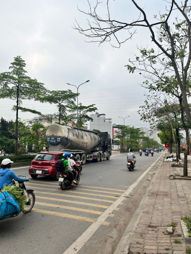 🔥Nóng hổi: Chính chủ chị em muốn bán 41m2 TT. Khoa học quân sự - lô góc ô tô 7 chỗ vào đất - hưởng 40m2 đất lưu không - giá chỉ 6.x tỷ