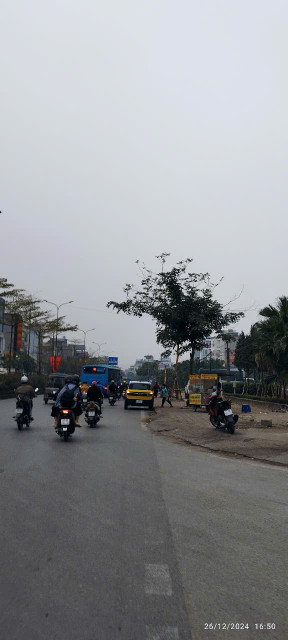 🥰8 TẦNG NỔI, 1 TẦNG HẦM, MẶT ĐƯỜNG QUỐC LỘ 32 - KINH DOANH SẦM UẤT - VỈA HÈ ĐÁ BÓNG