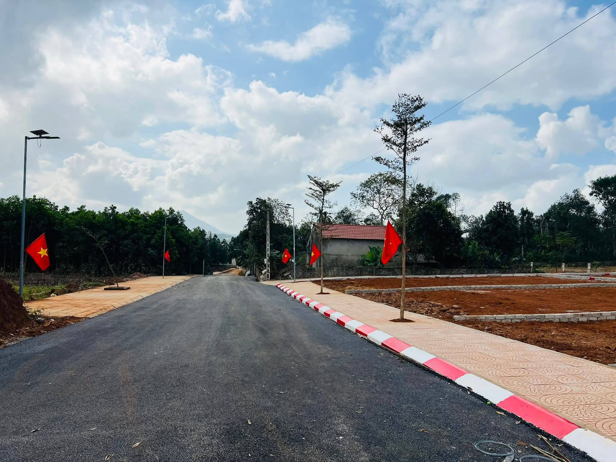 Chính chủ cần bán 5 lô đất đường nhựa liền kề sát trung tâm thị trấn Triệu Sơn