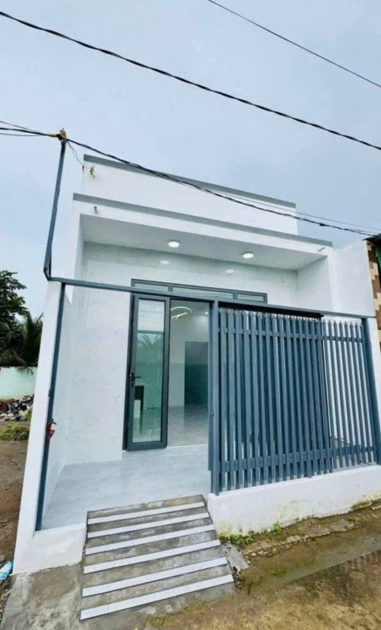 Nhà Đẹp ngay sát 𝐤𝐡𝐮 𝐜ô𝐧𝐠 𝐧𝐠𝐡𝐢ệ𝐩 Thuộc 𝐩𝐡ườ𝐧𝐠 𝟗 TP Mỹ Tho 𝐜ũ. Giá rẻ bất ngờ