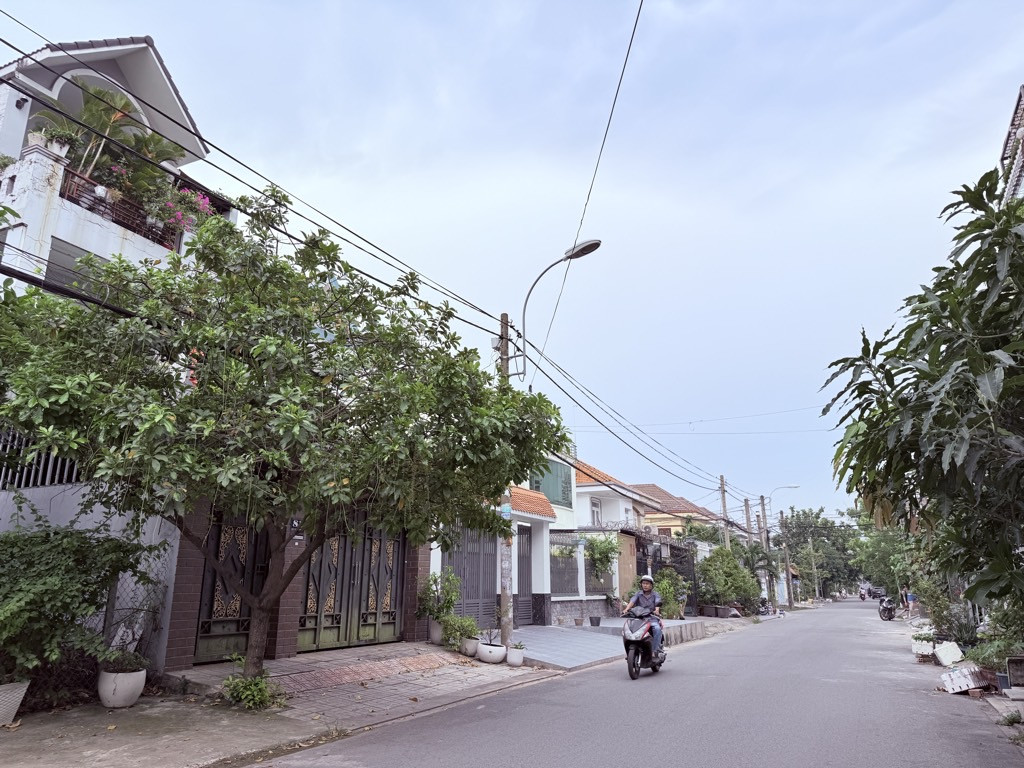 Bán Nhà KDC Bình Hưng ( khu phân lô biệt thự ) – DT 144m² – Sát Quận 8, Quận 7 – Giá Tốt