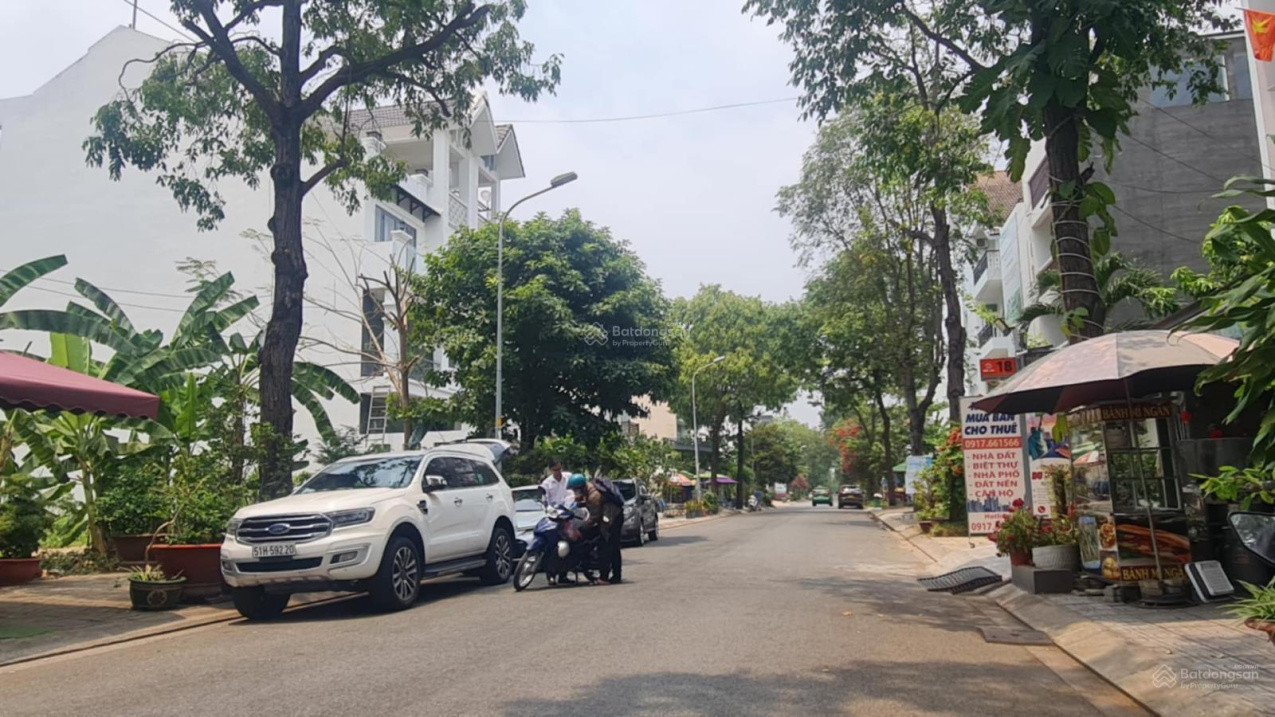 Bán nhà mặt tiền đúc 3 tầng 108 m2 (5mx21m),  đường 10m,  giá cháo 7tỷ5, KDC sầm uất, đầy đủ tiện nghi,