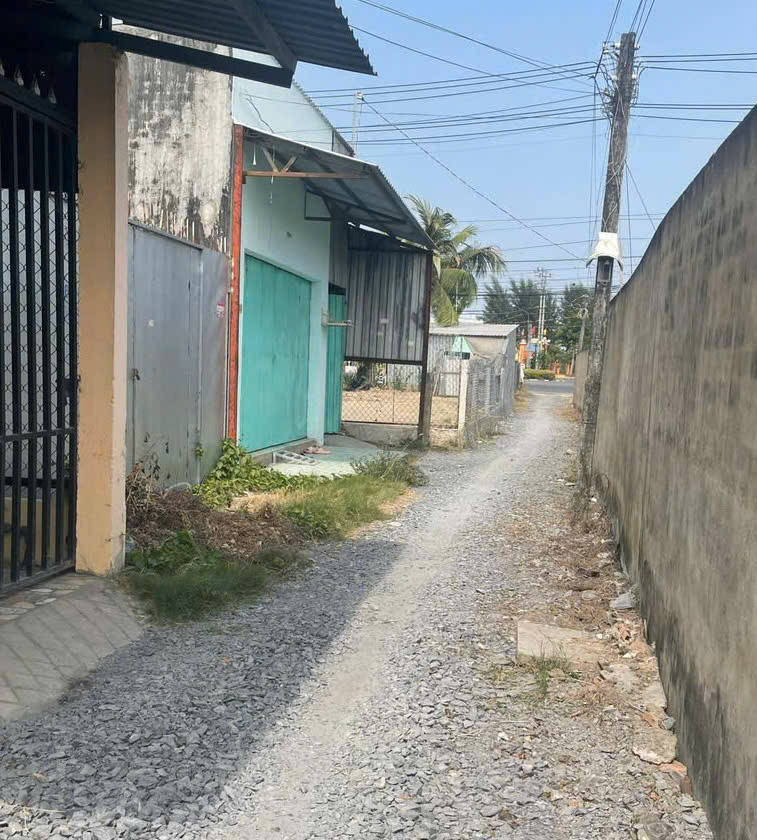 Bà chị em Cần bán đất  Hòa Thuận- Xã Trường Bình -  Huyện Cần Giuộc - Tỉnh Long An