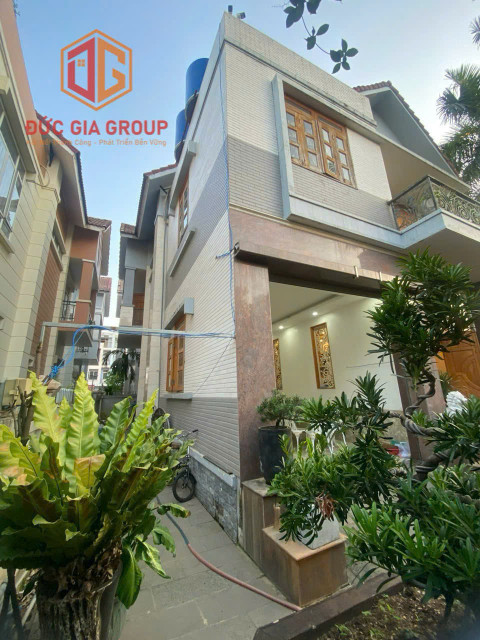 Bán  biệt thự 300m2 tại kDC An Hòa, gần KDL Sơn Tiên, sổ hồng hoàn công đầy đủ !