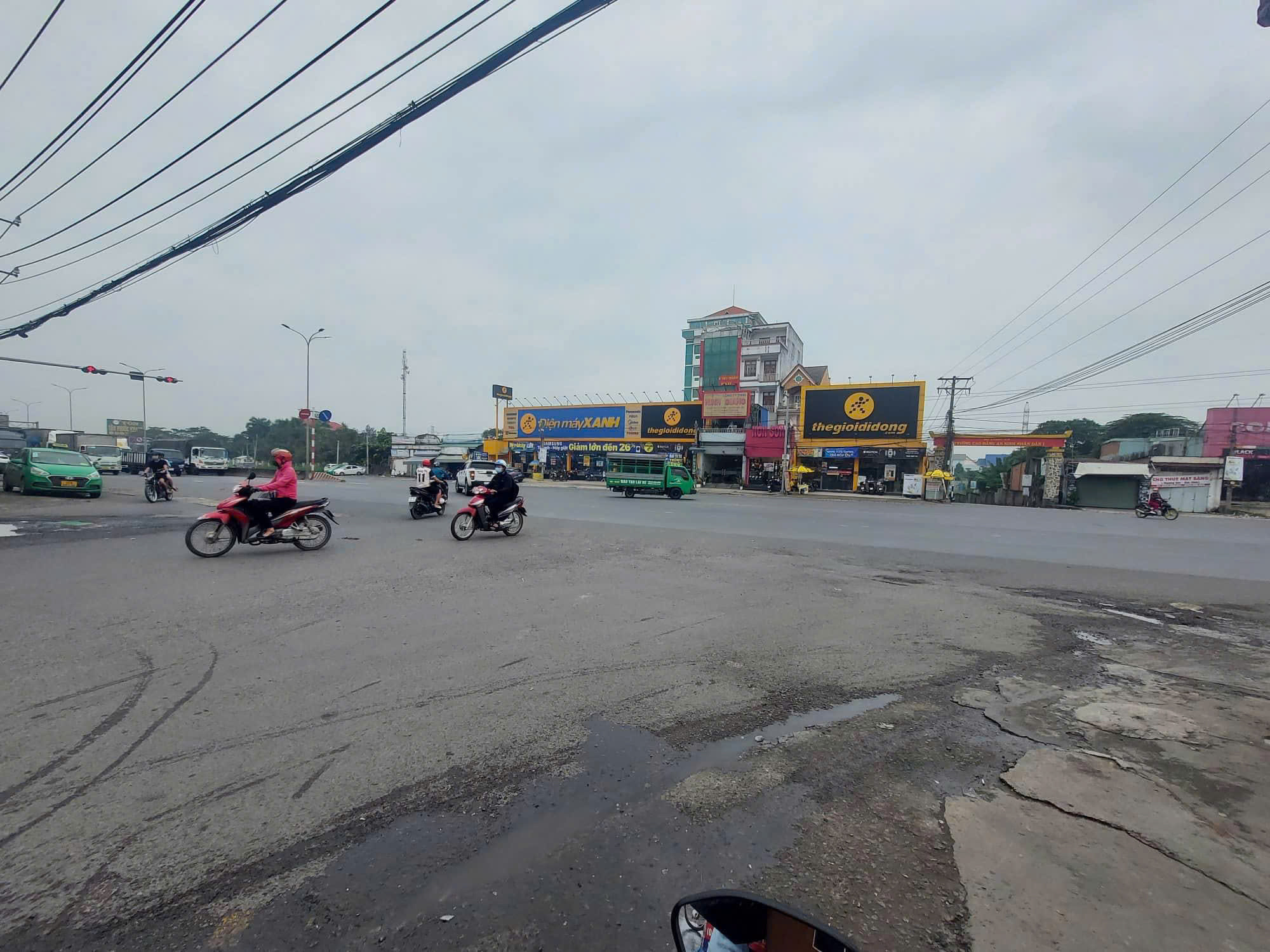 Vị trí đắc địa-KDC Long Thành -trung tâm thương mại giá chỉ 1ty4 lô góc 2 MT lớn -sổ sẵn- công chứng liền tay- hỗ trợ ngân hàng tới 80%