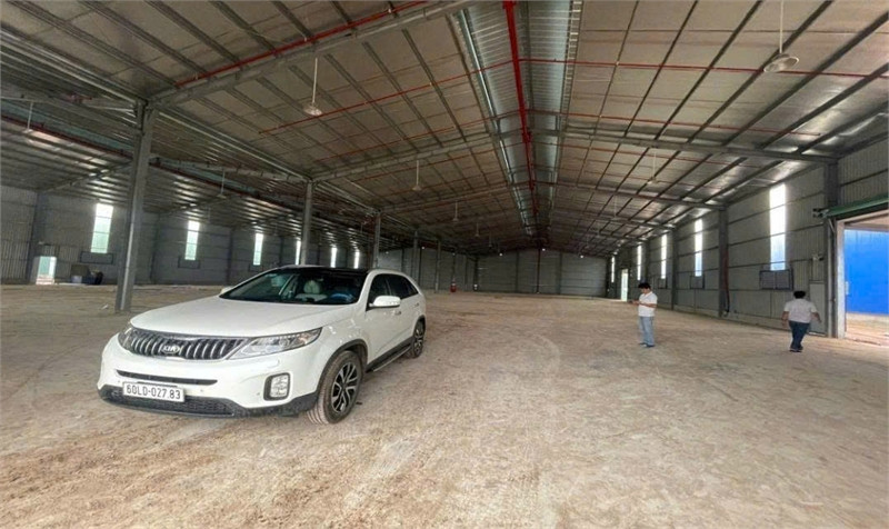 XT492 nhà xưởng sản xuất nhẹ, ưu tiên kho lưu hàng hóa. trống kho lưu hàng liền