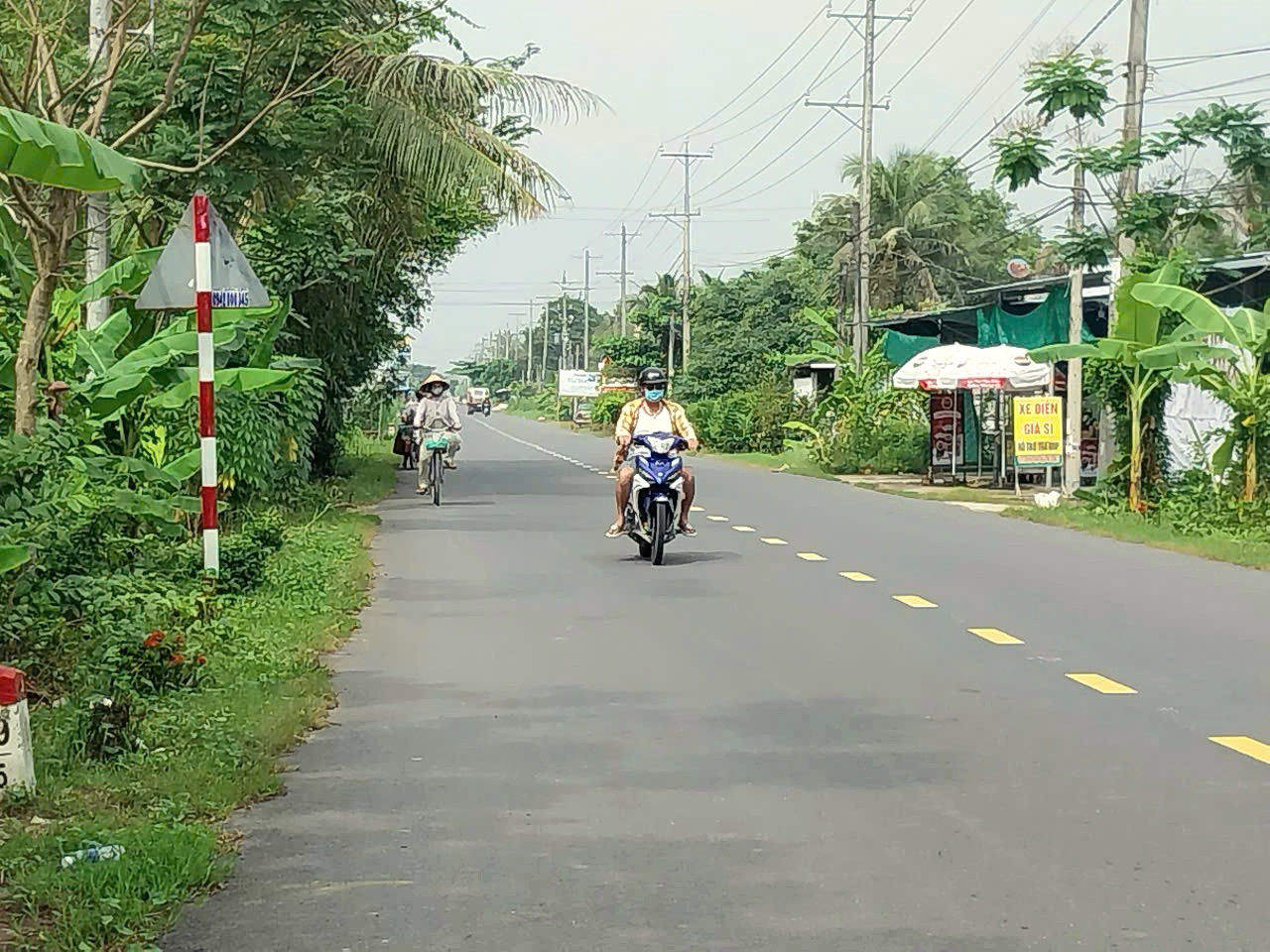 Đất mặt tiền QL57 siêu rẻ.