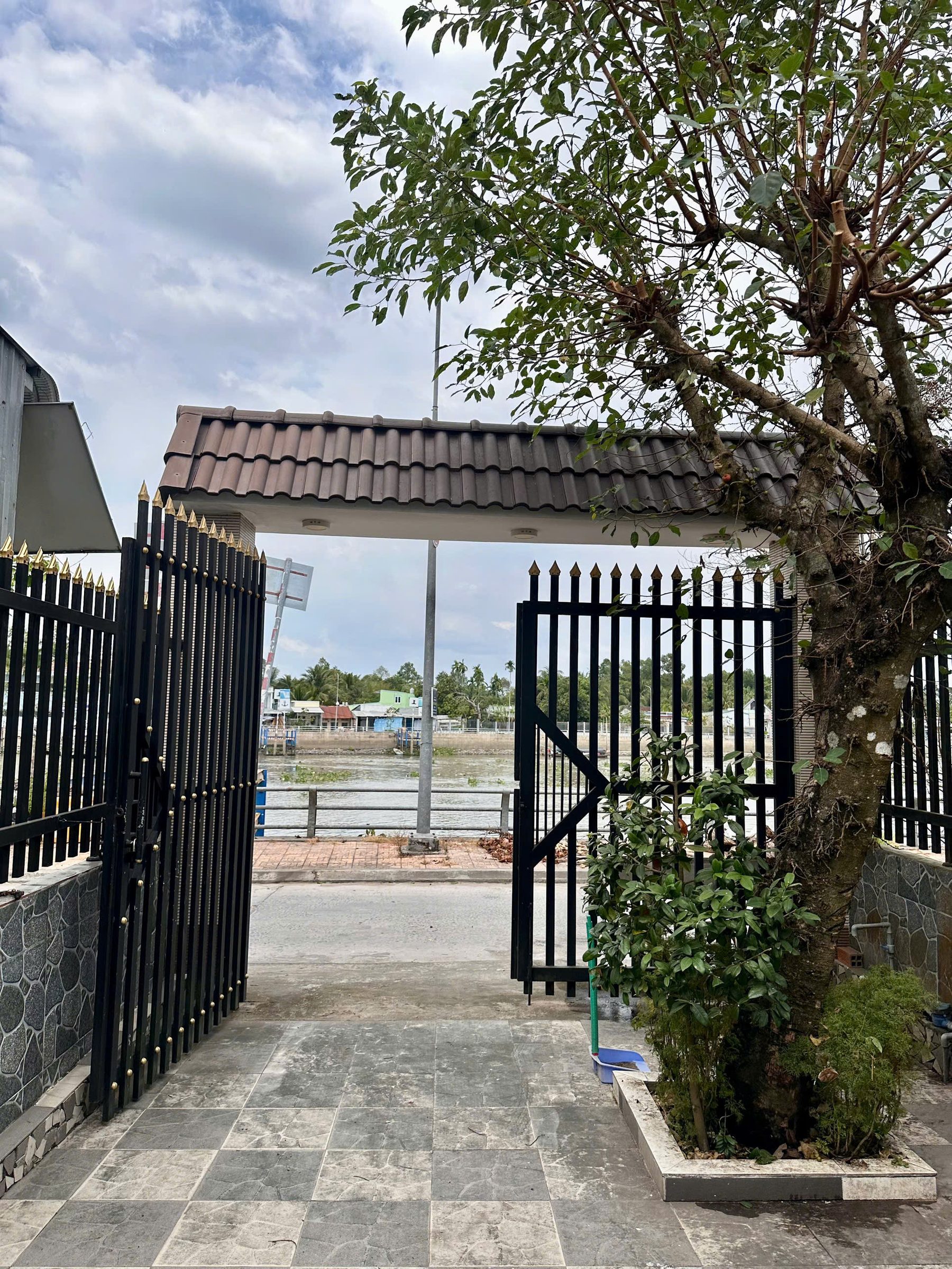 Bán nhà 120m² có sẵn 106m² thổ cư ngang 4,1m giá 3.5 tỷ tại Đường Quyết Thắng Phường Ô Môn