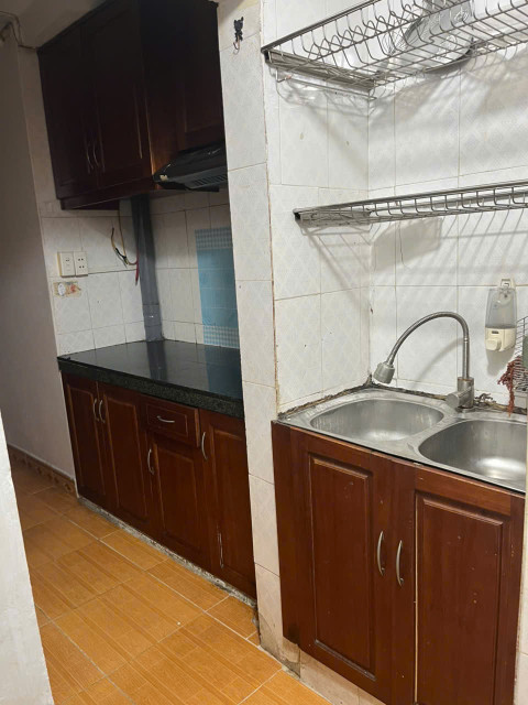 Cho thuê căn hộ Tập thể Tầng 3 Quỳnh Mai, 65m2, 2 phòng, 7 Triệu
