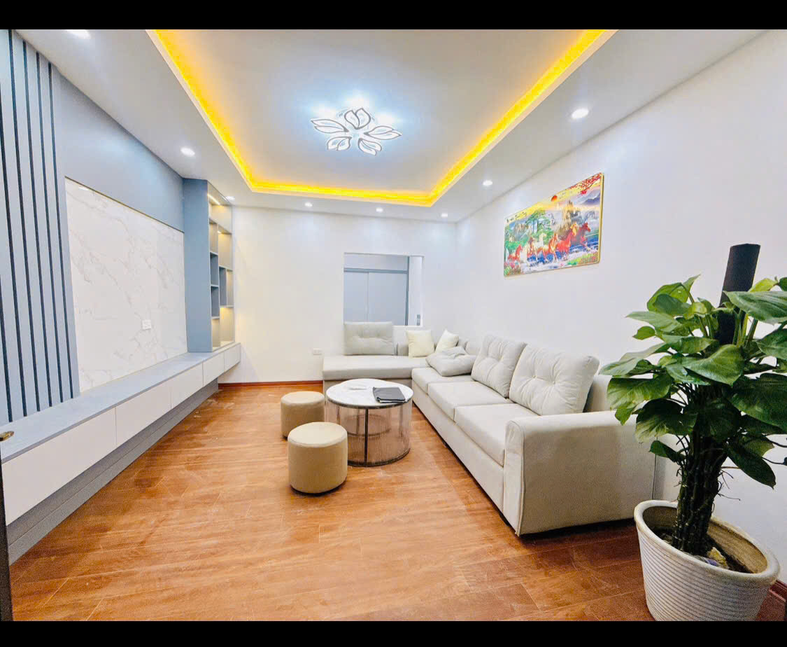 MÌNH CHÍNH CHỦ BÁN CĂN TẬP THỂ TOÀ C8 TẠI MẶT PHỐ QUỲNH MAI, Q. HAI BÀ TRƯNG, HÀ NỘI