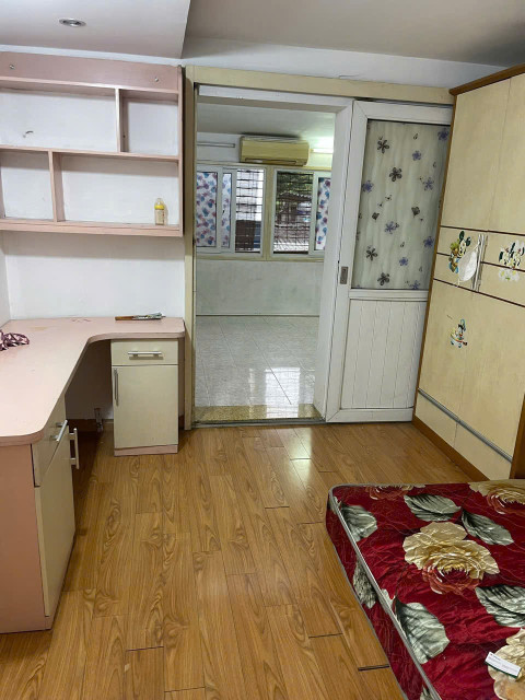 Cho thuê căn hộ Tập thể tầng 3 Quỳnh Mai, 60m2, 2 ngủ, 7 Triệu ở hộ gia đình