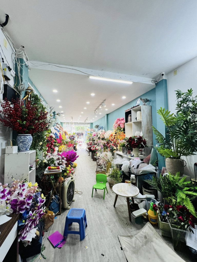 MẶT PHỐ SÀI ĐỒNG LÔ GÓC VỈA HÈ KINH DOANH SẦM UẤT