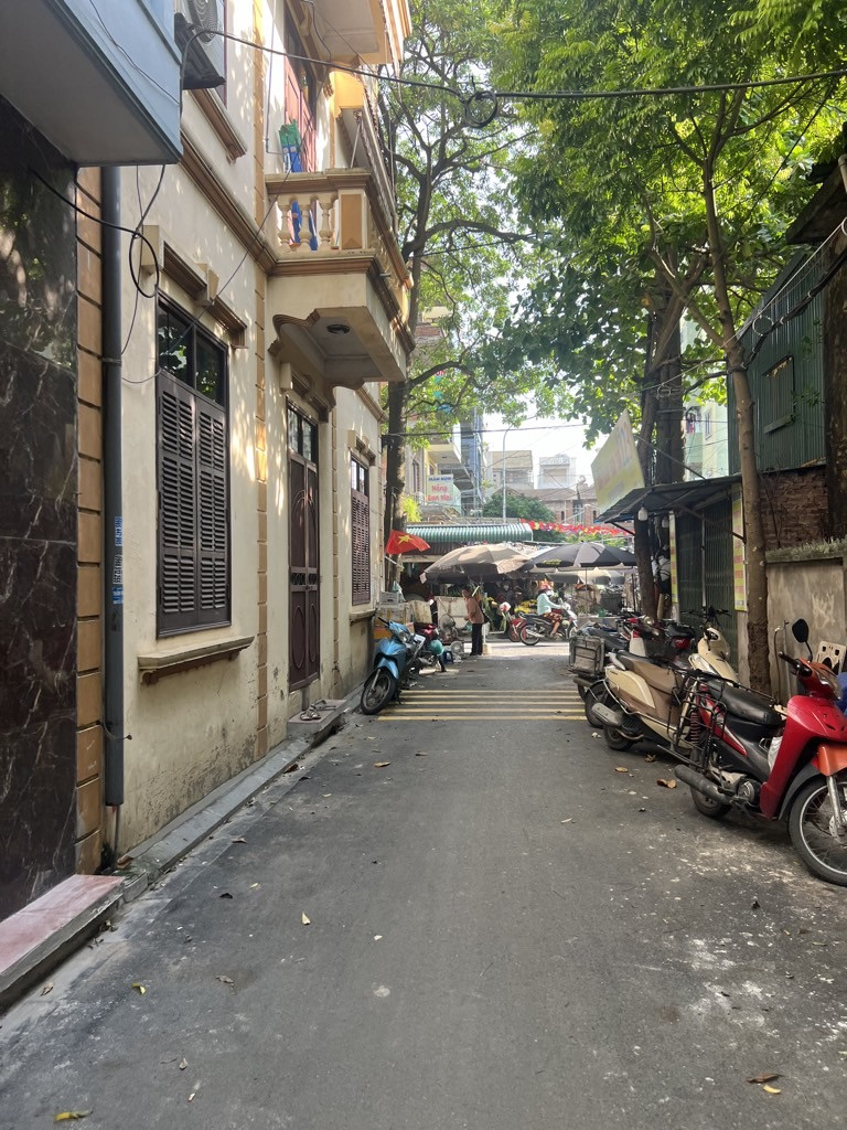 NHÀ MỚI TINH SÀI ĐỒNG - Ô TÔ ĐỖ CỬA - CÓ BAN CÔNG MỖI PHÒNG - SỔ ĐỎ SẴN SÀNG!