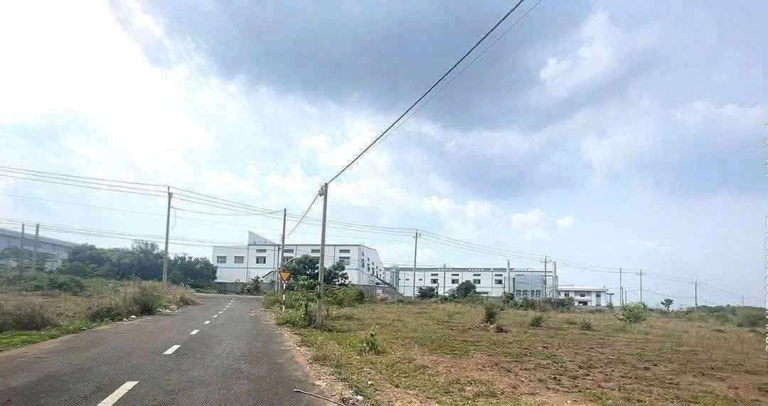 Bán đất 400.7m² có sẵn 50m² thổ cư ngang 5m giá 500 triệu tại Đường số 1 Phường Minh Hưng