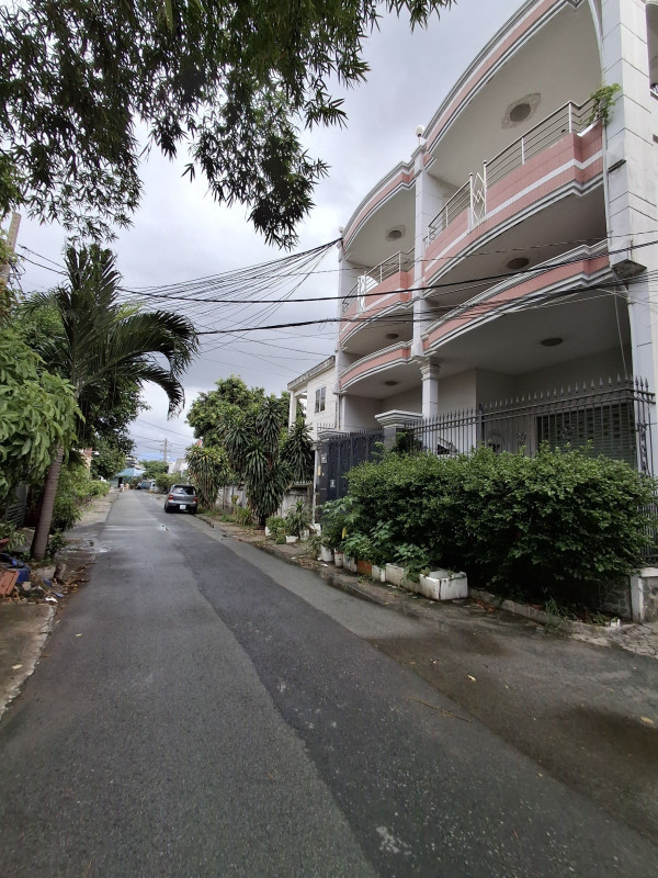 BÁN NHÀ 3 TẦNG, CƯ XÁ ĐIỆN LỰC, TRƯỜNG THỌ - 115m2 - GIÁ 9.99 tỷ