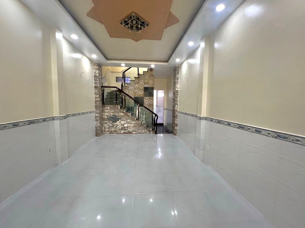 BÁN NHÀ ĐẸP CẠNH TÂ.N KỲ TÂN QUÝ - HẺM XE HƠI - 5PN - ( 4X19M )