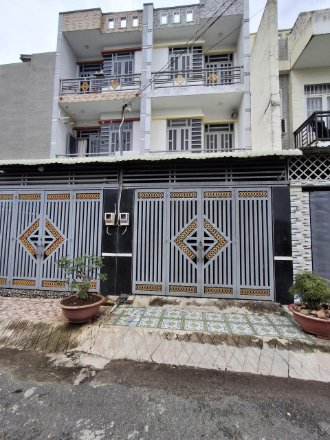 Giảm 400tr! Nhà 3 tầng 68m², Vuông, Đ.8m – Cầu Vượt Bình Phước TĐ