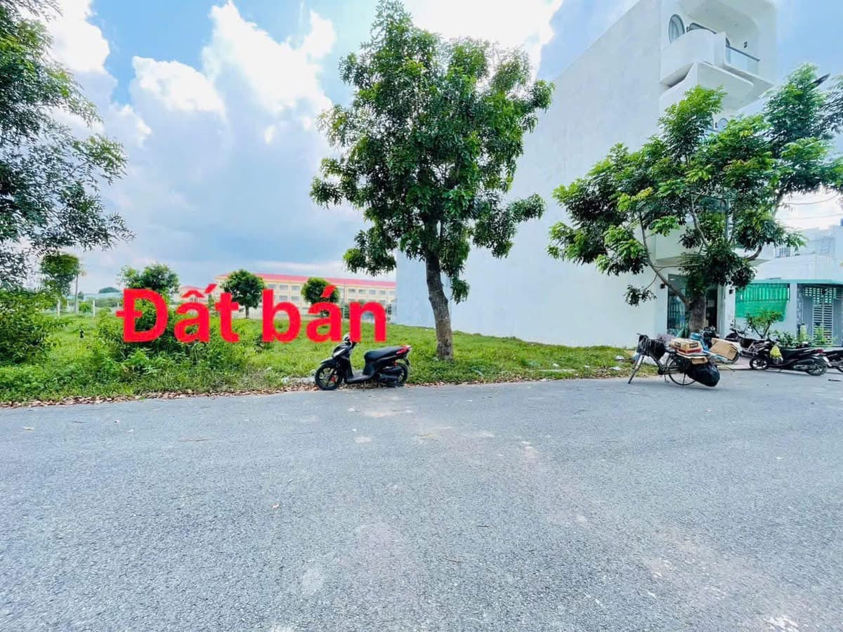 🌟 BÁN LÔ ĐẤT NỀN MẶT TIỀN ĐƯỜNG SỐ 10, TT BẾN LỨC
📐 Diện tích: 5 x 20m – thổ cư, đất vuông đẹp
💰 Giá chỉ: 1 tỷ 530 triệu