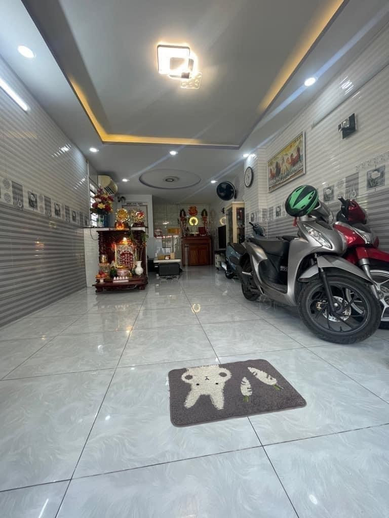 Bán nhà 3 tầng, 116m2, HXH đường Số 10 Linh Chiểu, Thủ Đức. 11PN, SH, 8.59 tỷ. LH: 0933125879
