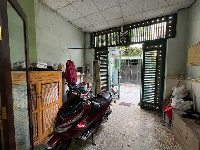 GIÁ MỀM NHẤT QUẬN BÌNH TÂN: 6.6 TỶ - Diện tích: 81m² (4x20m) - 3 TẦNG – HẺM XE TẢI THÔNG - 1 trệt, 2 lầu – 3PN, 3WC, phòng thờ, ban công -LH: 077 888 5818 CHUYÊN BDS SAIGON