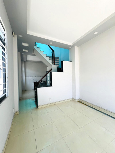 Hiếm Bán Nhà 2 Tầng Mới Hèm Xe Hơi 60m2_5.5x11 Chỉ 4.5 tỷ Gần Chợ Thủ Đức Trường Thọ Vào Ở Ngay