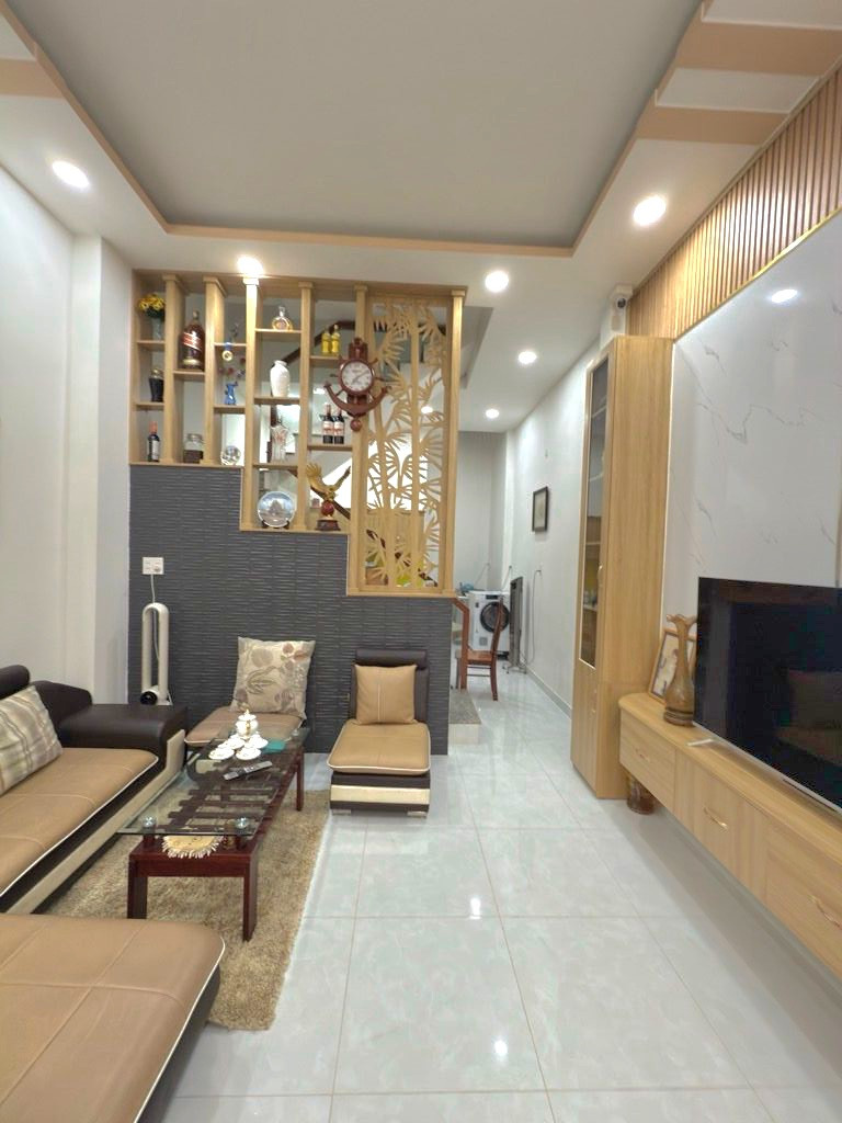 BÁN NHÀ ĐẸP SÁT KÊNH THA.M LƯƠN.G - AEO.N MAILL TPHU - ( 4X11M )