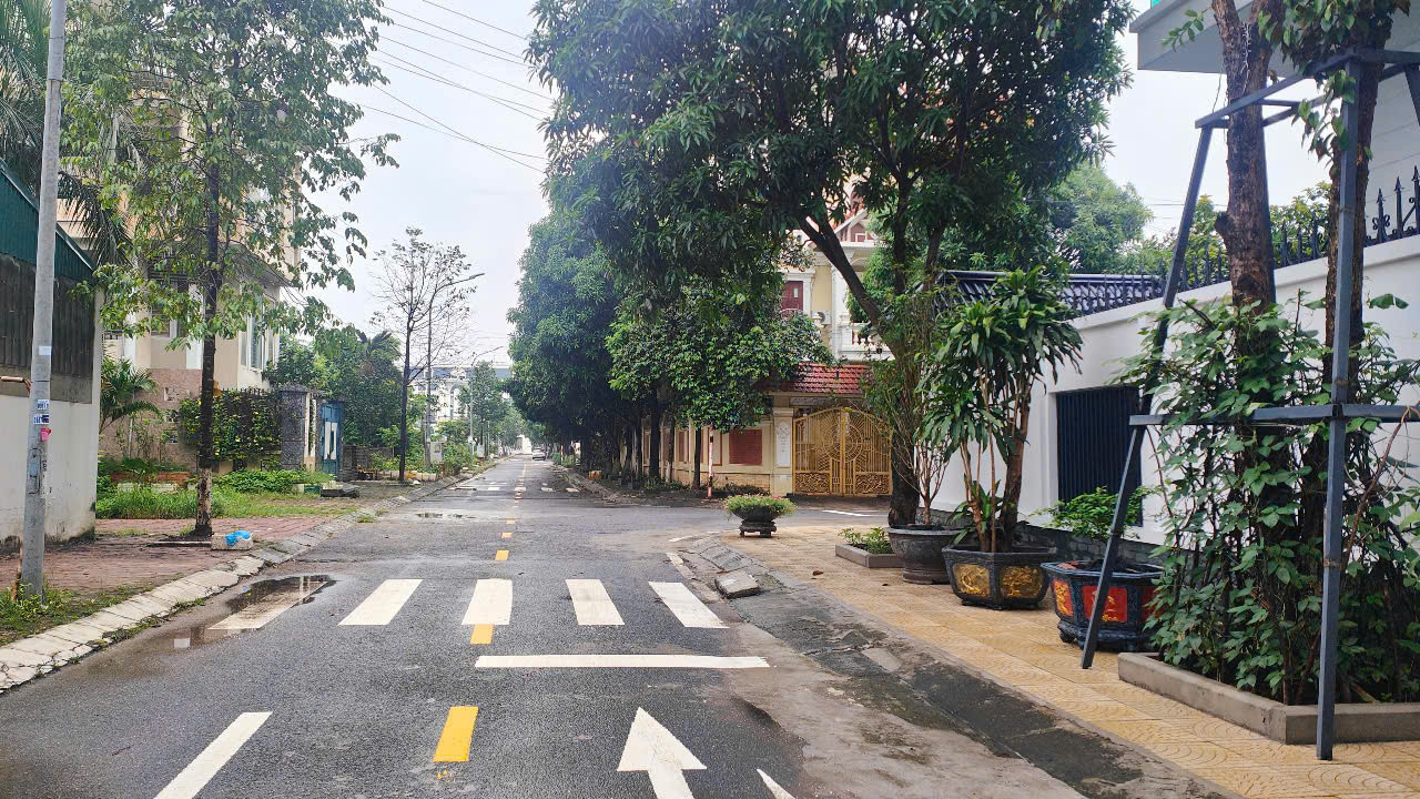 LÔ ĐẤT QUAN HẠ - LAM HẠ SIÊU ĐẸP, GIÁ HỢP LÝ. DT 96M, MẶT 6M HƯỚNG ĐÔNG