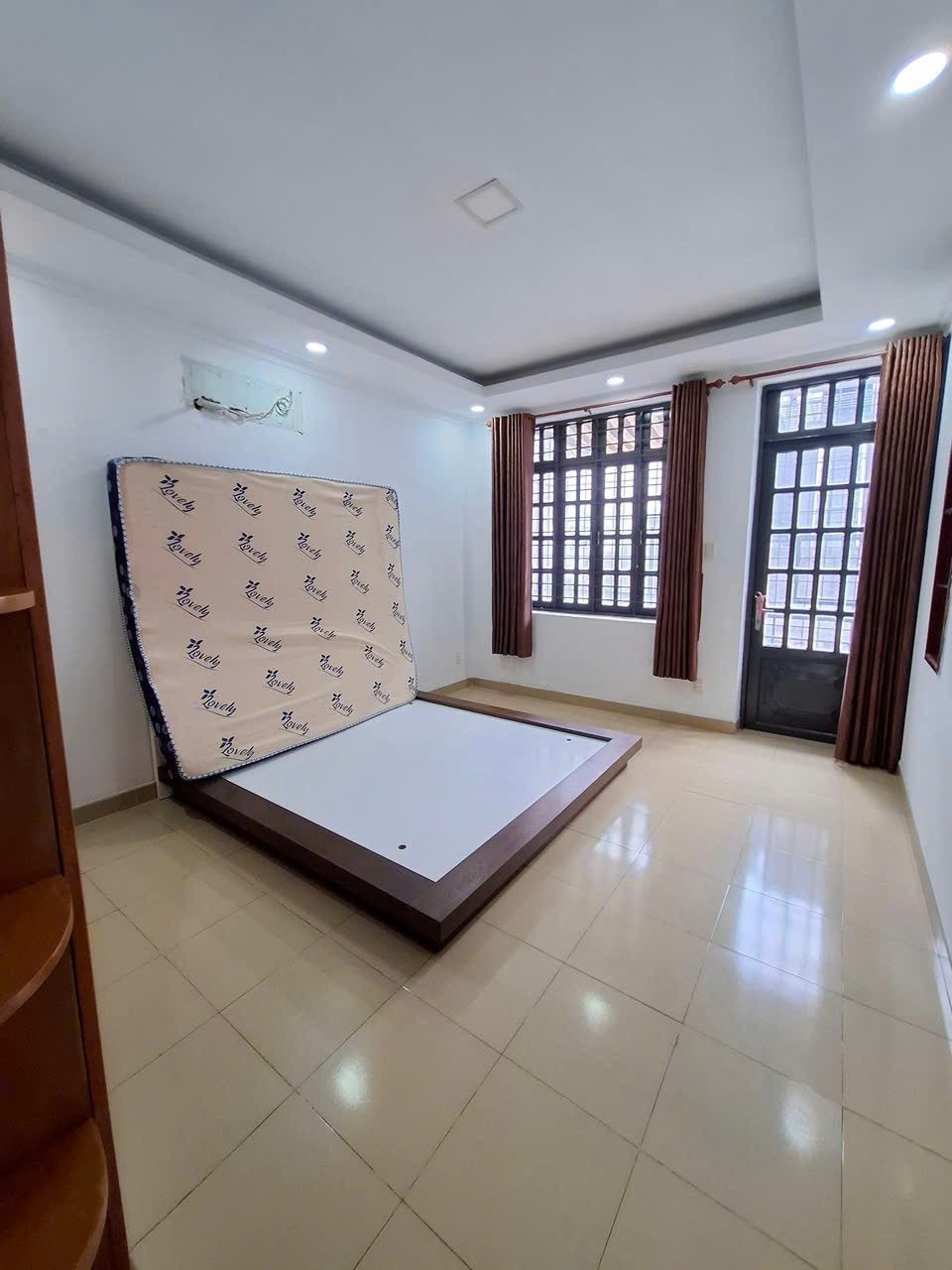 CHỈ 5,X TỶ - 54M² - 3 TẦNG - 4PN - NGAY NGÃ TƯ BỐN XÃ - HẺM ÔTÔ