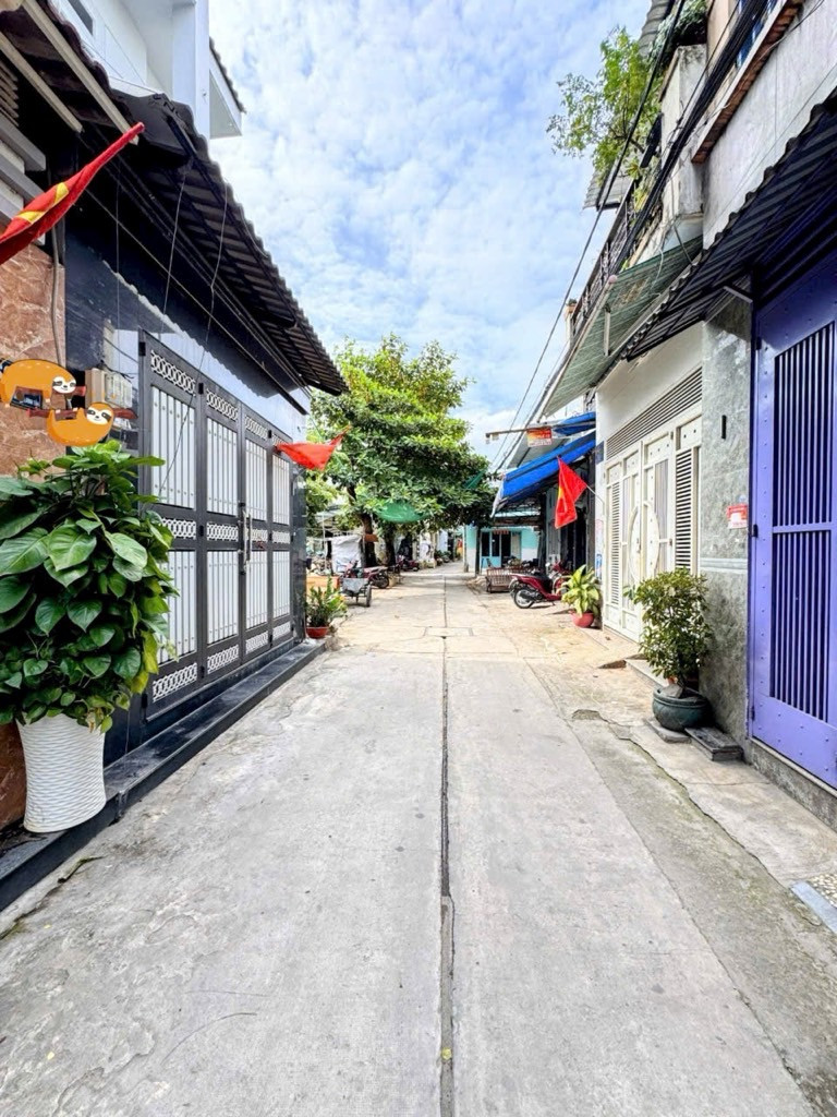 Bán nhà 4 tầng HXH Đường Số 16 Bình Tân