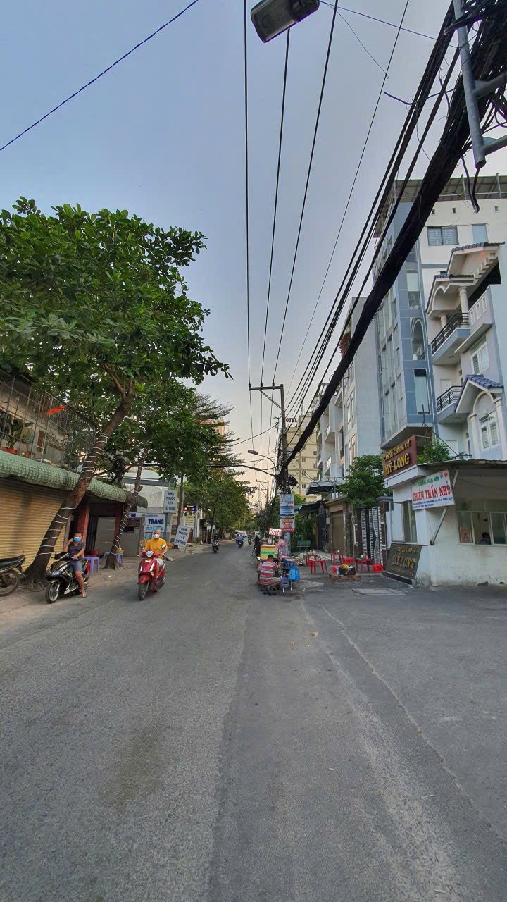 Nhà Mặt Tiền Đường số 18 khu Bên Sông Phạm Văn Đồng quận Thủ Đức, thu nhập 20 triệu