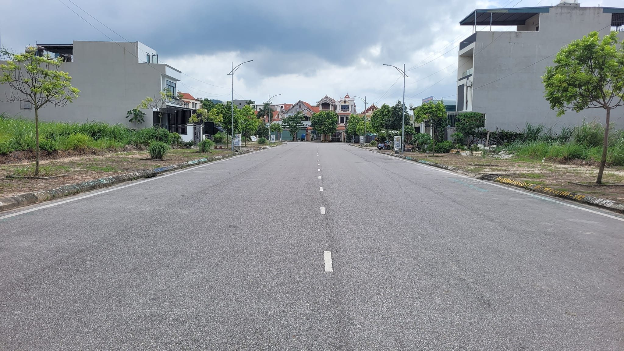Bán đất Nam Ga giá 6.16 tỷ hướng Nam đường to