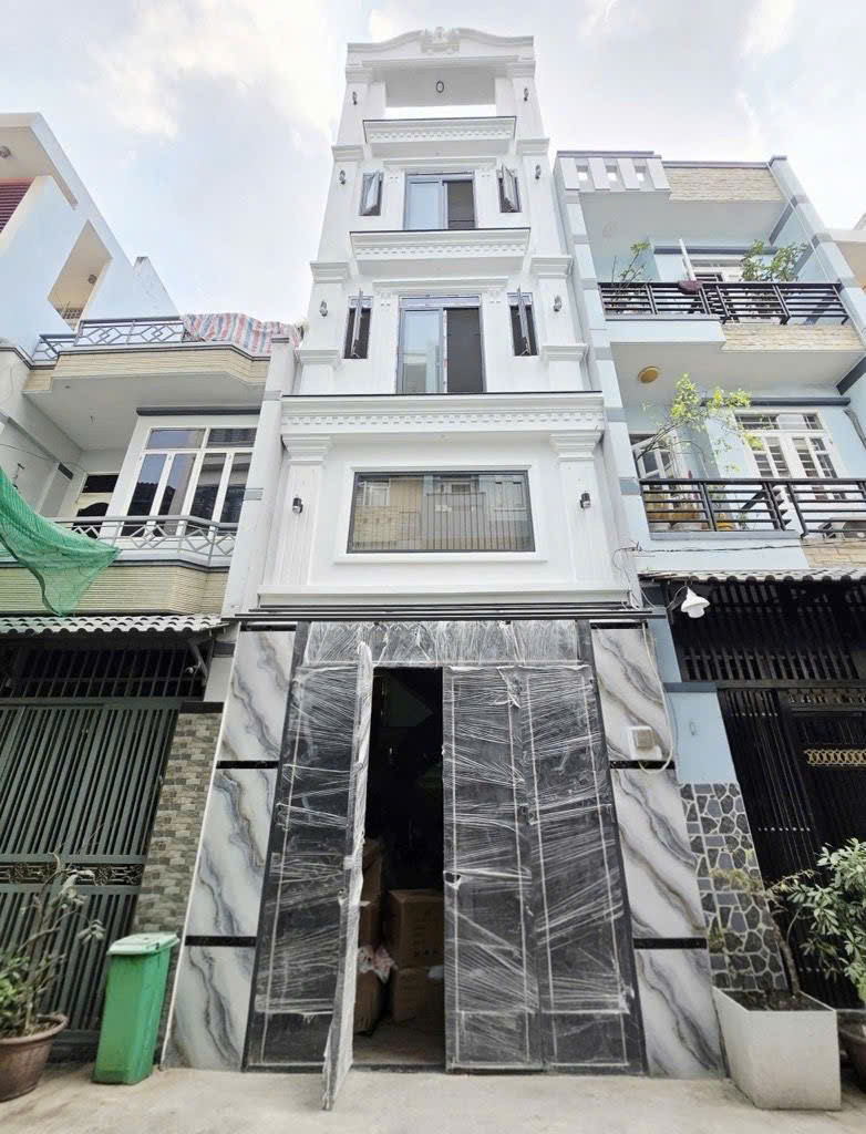 NHÀ MỚI XÂY CỰC ĐẸP - NGAY CẠNH GÒ XOÀI - GIÁP TÂN PHÚ - HẺM TRƯỚC NHÀ 6M THÔNG XE TẢI - THIẾT KẾ HIỆN ĐẠI - DT 48M2 - 4x12M - 5 TẦNG XỊN  - NHÀ NỘI THẤT CƠ BẢN KHÁCH CÓ THỂ DỌN VÀO Ở NGAY - GIÁ CHỈ 6 TỶ HƠN