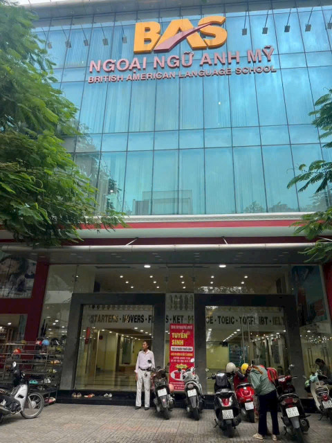 Bán toà nhà TT Ngoại Ngữ 422m2 đang hoạt động, ĐS19, KDC Đường 10, thị trấn Bến Lức
