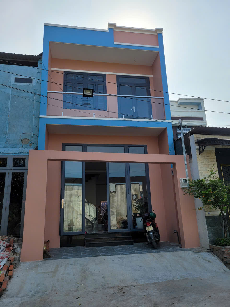 CHO THUÊ NHÀ MỚI XÂY – HẺM LỚN XE TẢI – Đường 1A VĨNH LỘC B