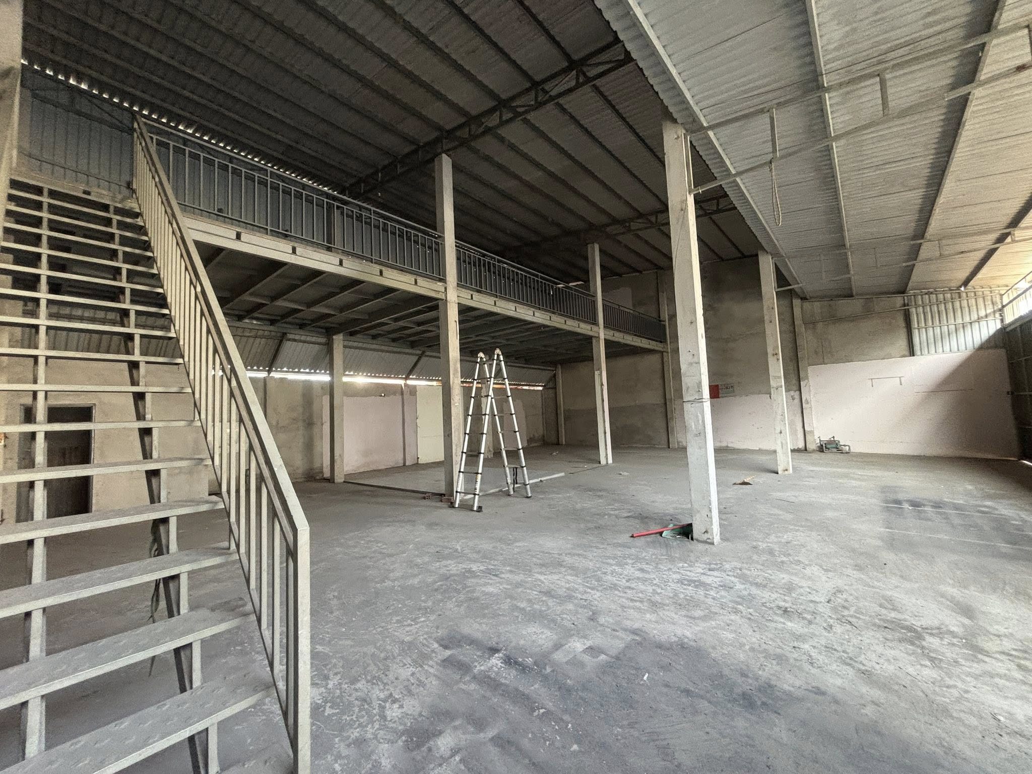 kho xưởng cho thuê mặt tiền đường 1C vĩnh lộc b 15m ngang xe tải vô tới sân 14triệu