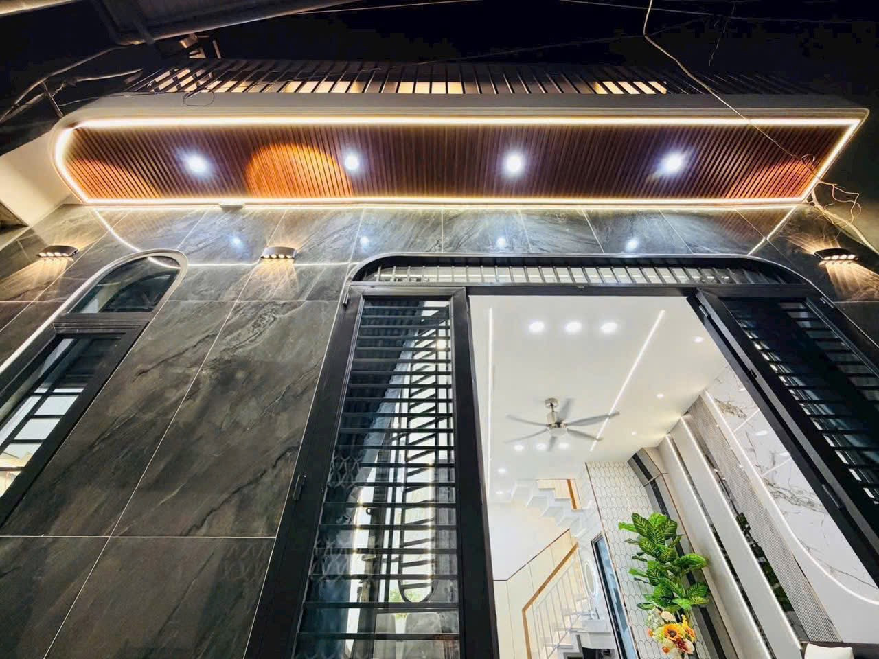CHỦ GỬI BÁN NHÀ 2 LẦU HXH Nguyễn Văn Công P3 Gò Vấp, Sổ hồng riêng