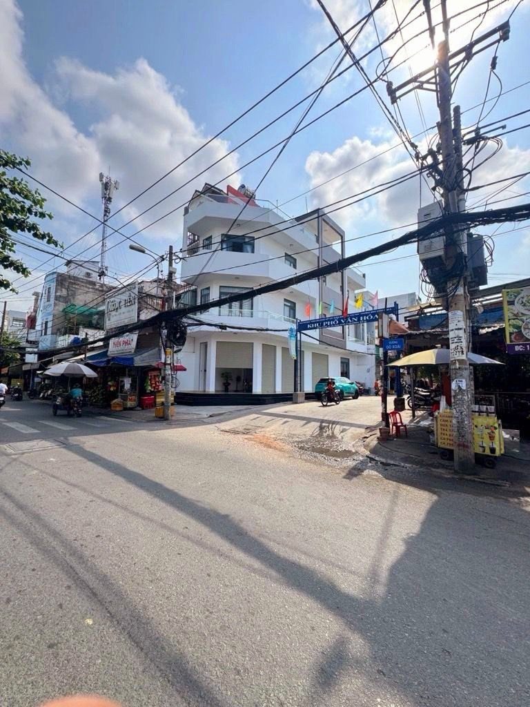Nhà 2 tầng mới đẹp, ngay chợ Gò Xoài,hẻm xe hơi,4tỉ x