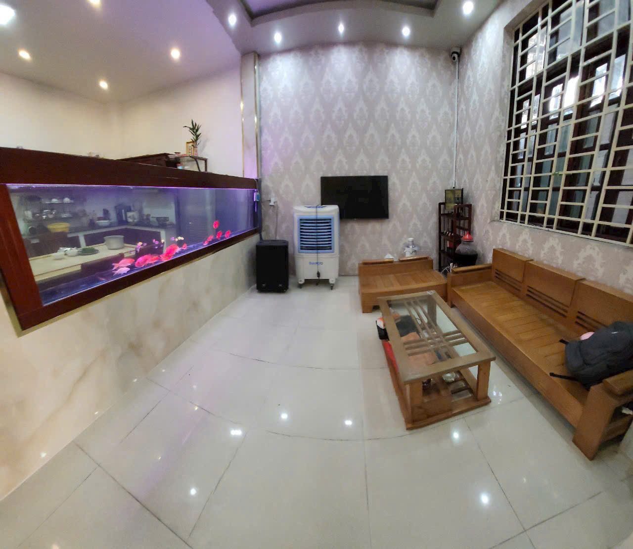 Chính chủ cần bán gấp nhà mặt tiền quận Bình Tân, 7 tỷ thương lượng, liên hệ anh Dũng