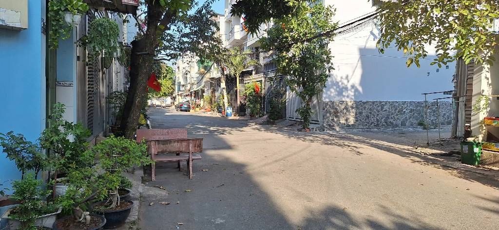 TRƯỜNG THỌ _Đất HIẾM CÒN SÓT. HẺM XE HƠI 6M. NỞ HẬU. CÁCH METRO 500M .