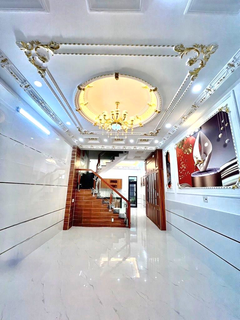 BÁN NHÀ ĐẸP CẠNH TÂ.N KỲ TÂN QUÝ - HẺM XE HƠI - 4PN - ( 4X15M )