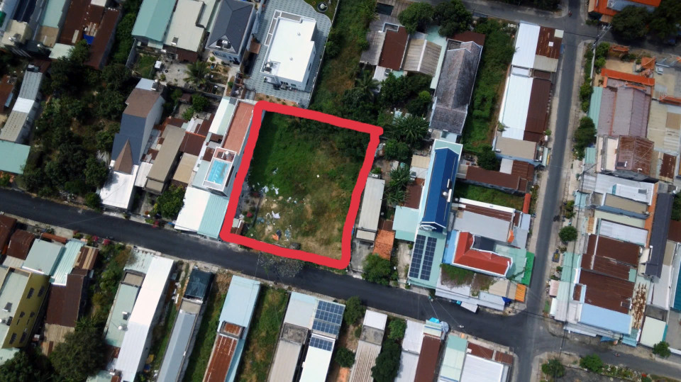 Bán lô đất đẹp Mt đường số 23 . Khu chợ Việt Kiều